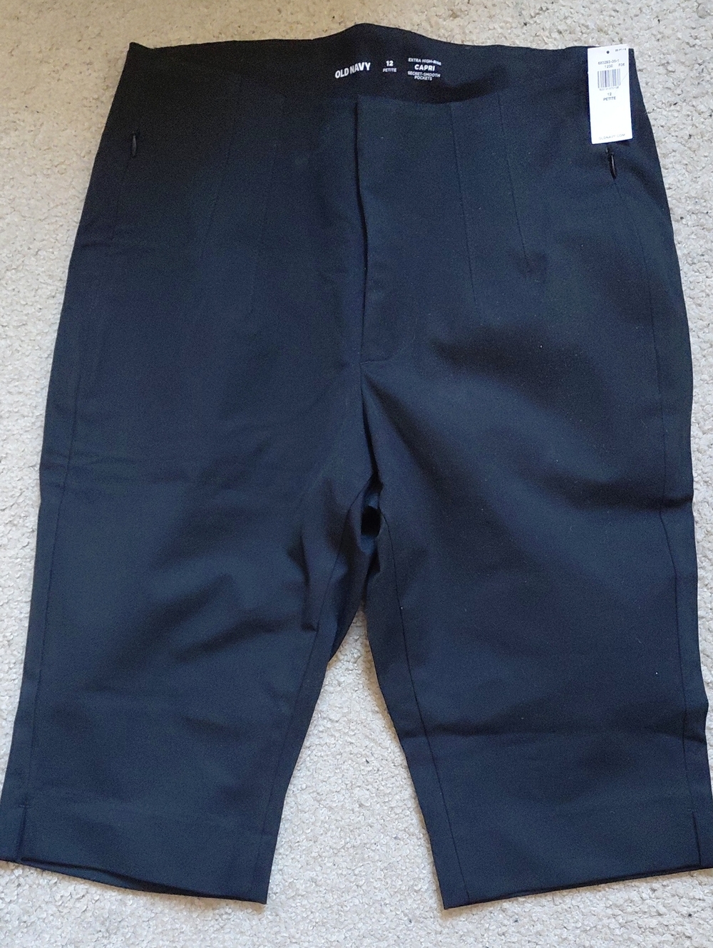 Old Navy Black Women's Capri Pants - Classic Straight Fit